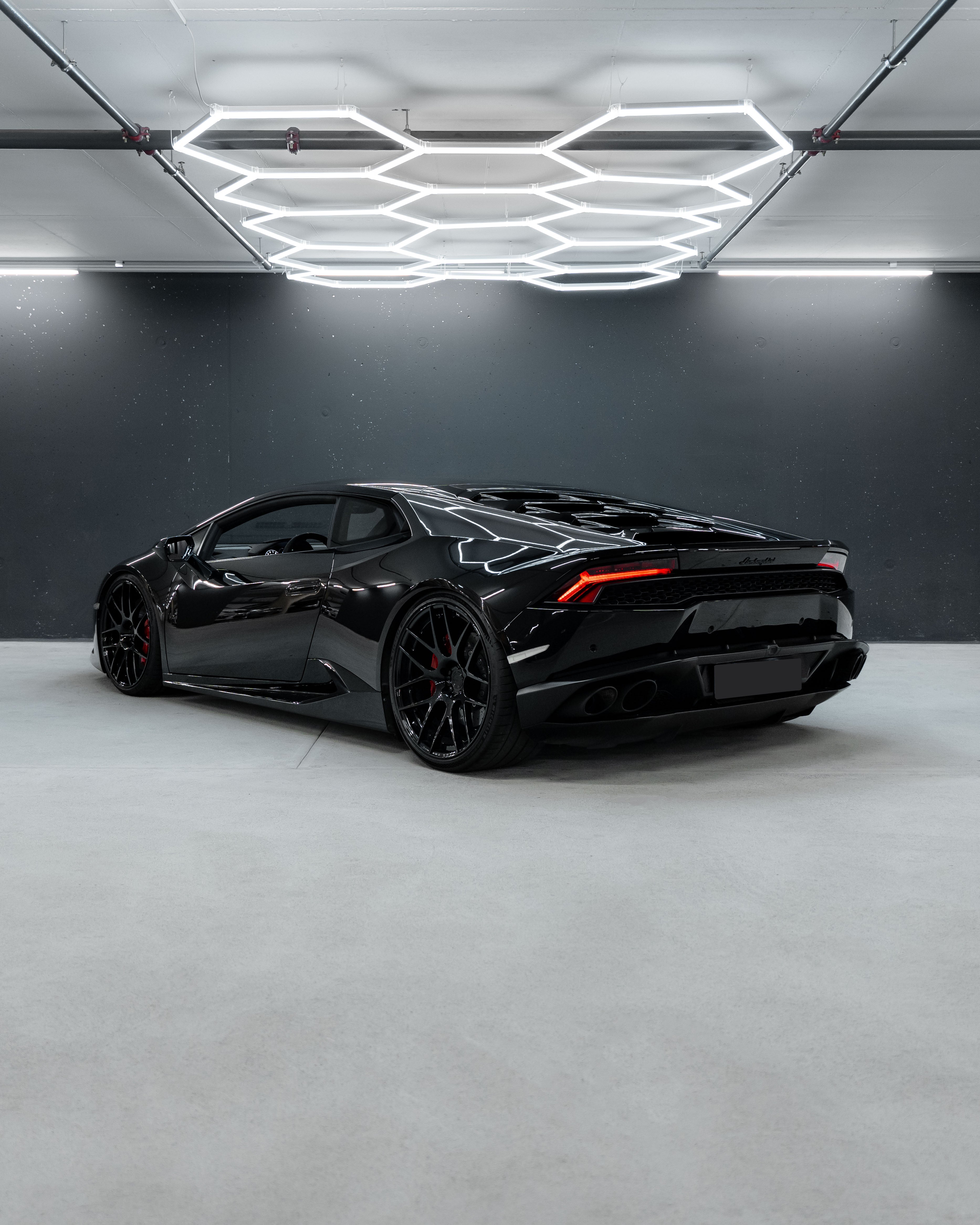 LAMBORGHINI HURACAN