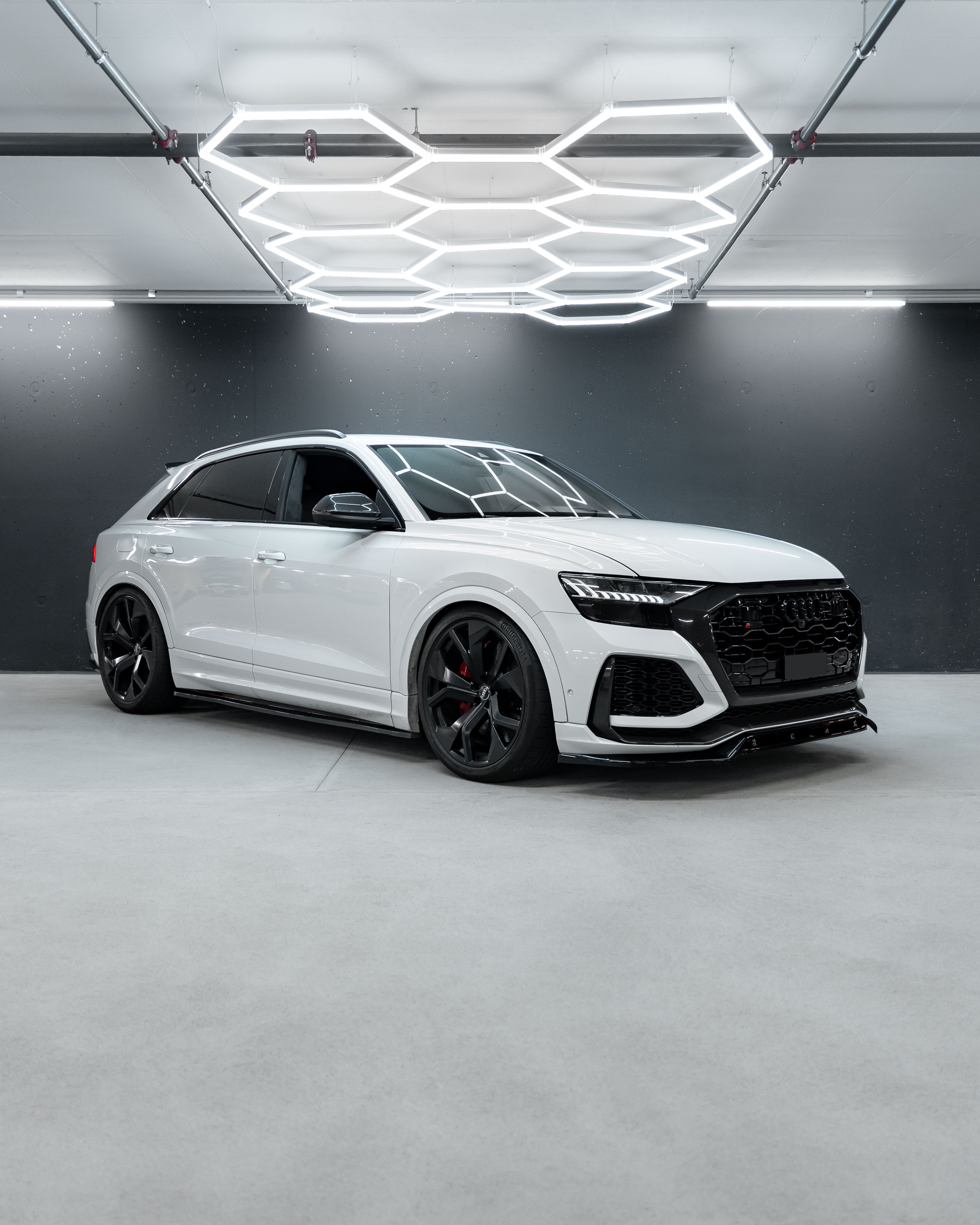 AUDI RSQ8