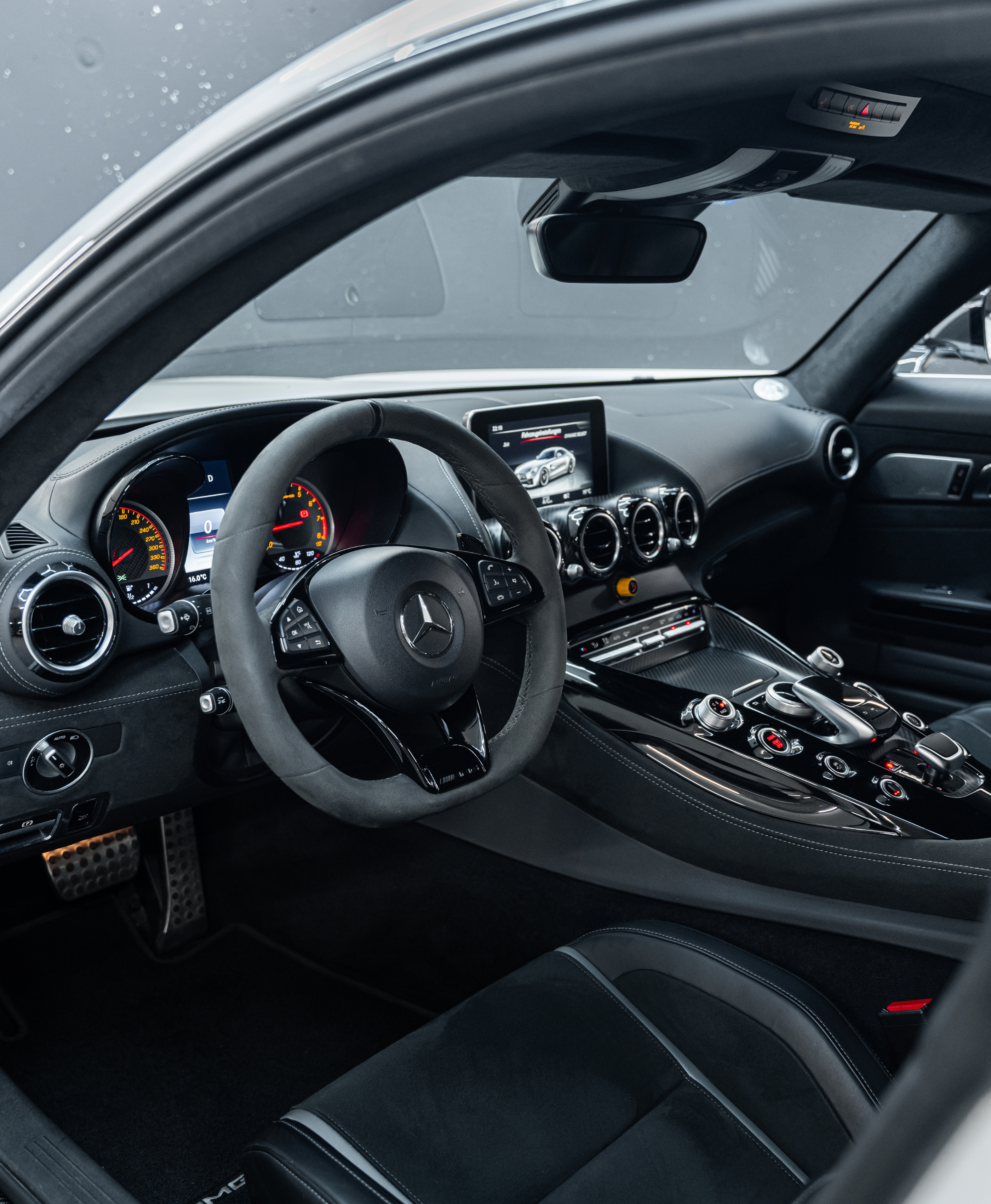 MERCEDES AMG GTR