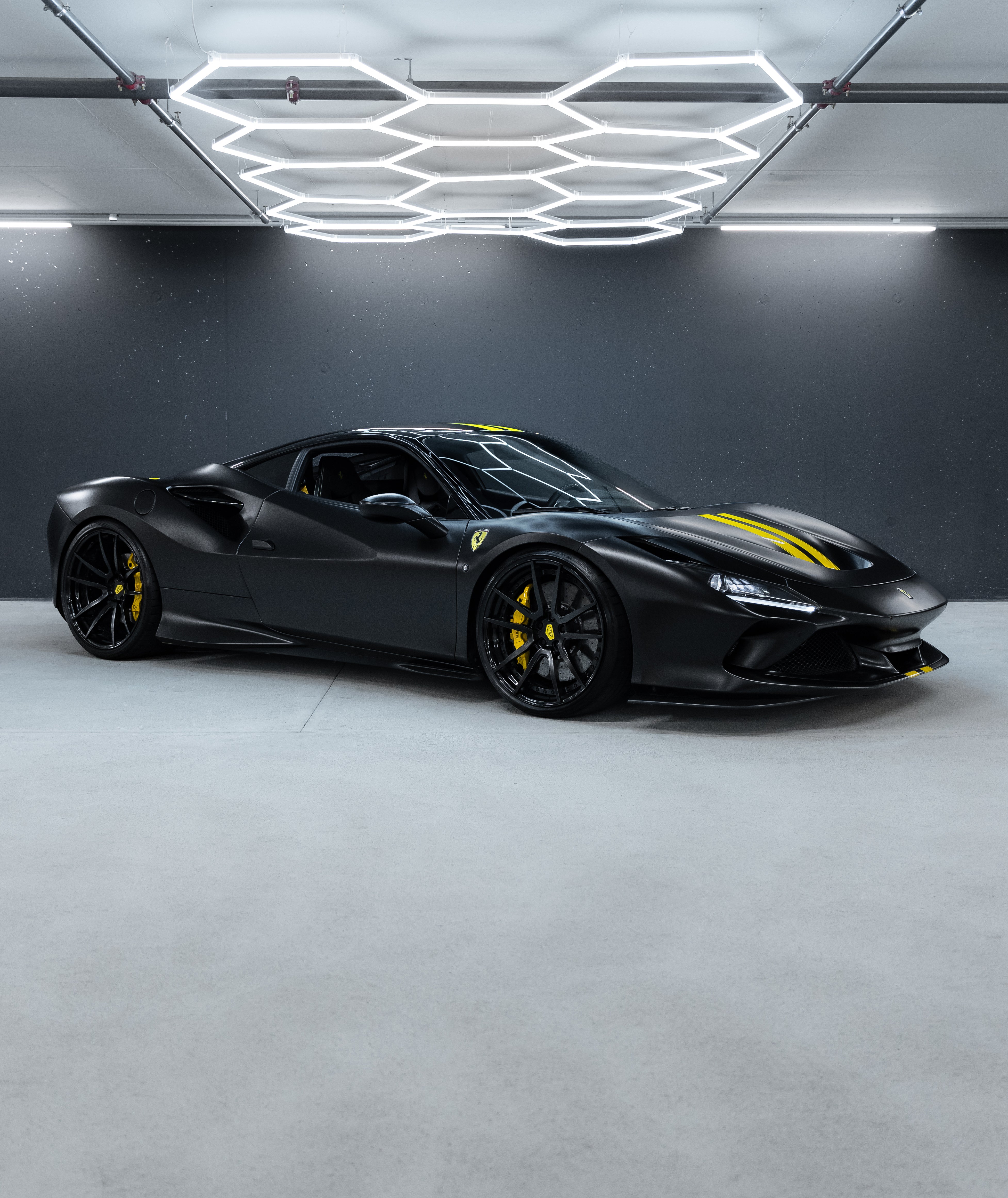 FERRARI F8 TRIBUTO