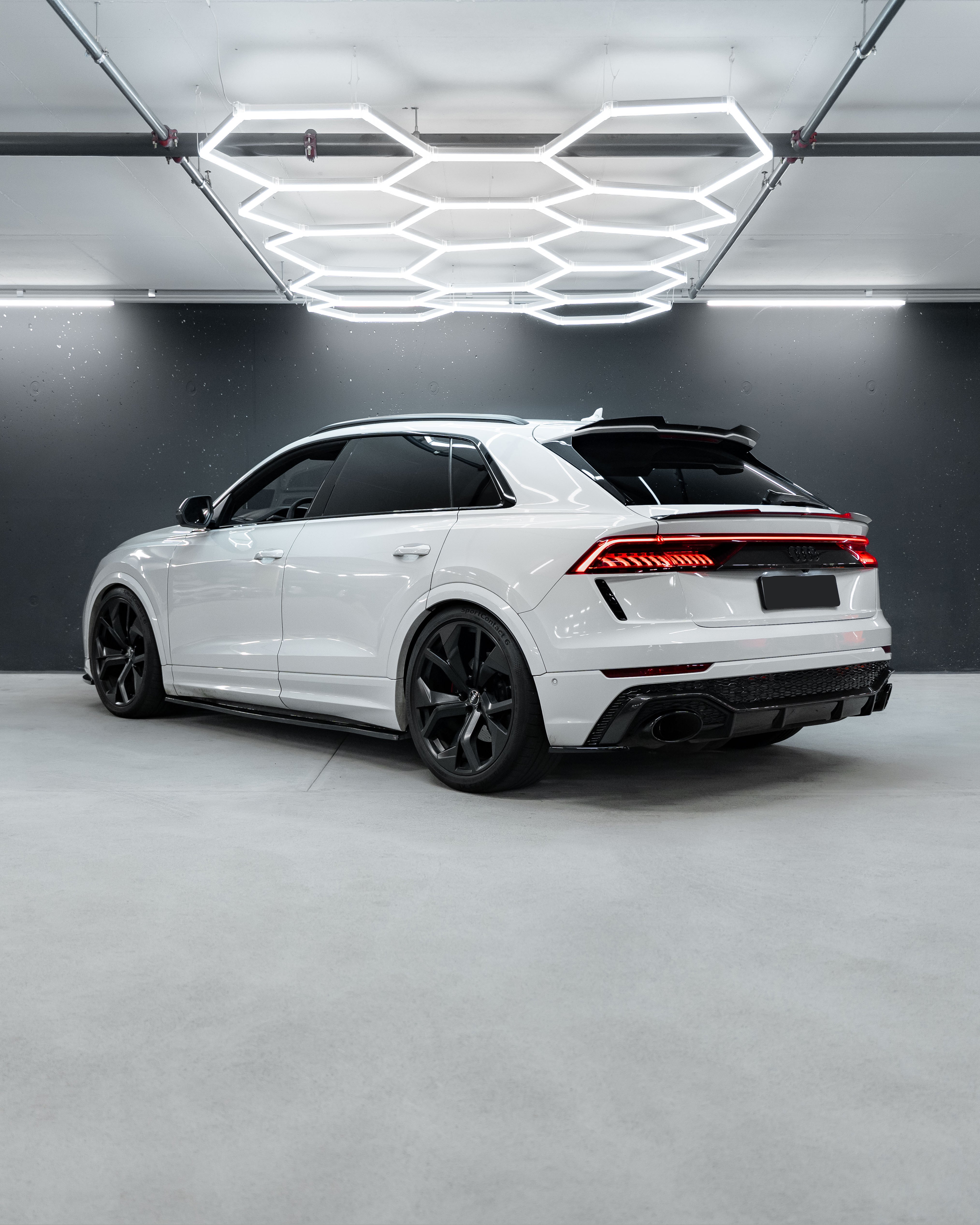 AUDI RSQ8